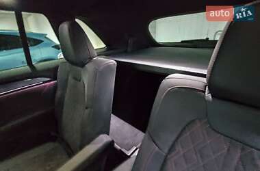 Позашляховик / Кросовер Audi Q5 e-tron 2023 в 