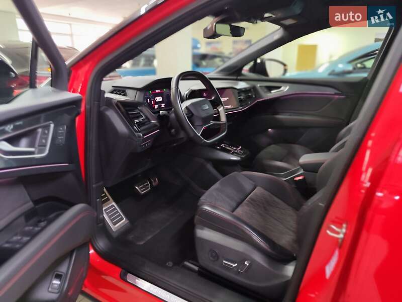 Позашляховик / Кросовер Audi Q5 e-tron 2023 в Києві