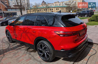 Позашляховик / Кросовер Audi Q5 e-tron 2022 в 