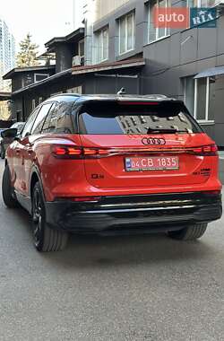 Внедорожник / Кроссовер Audi Q5 e-tron 2022 в 