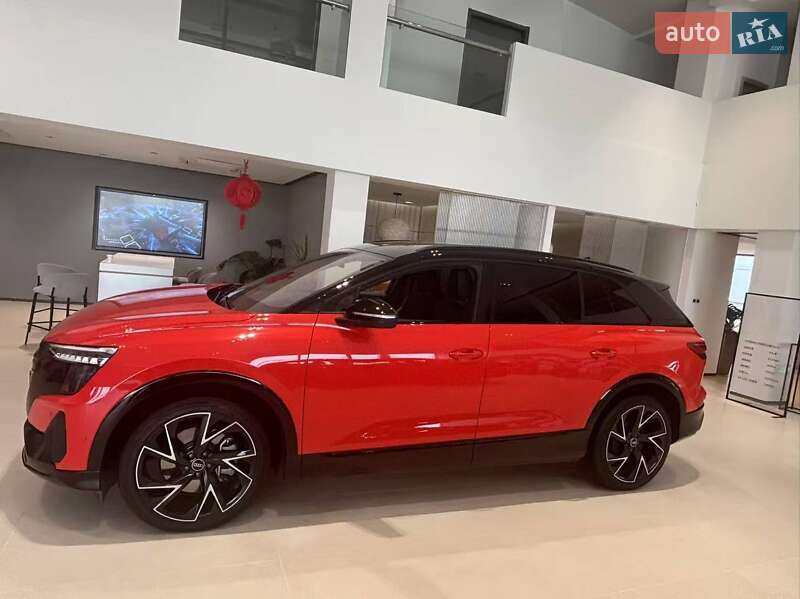 Позашляховик / Кросовер Audi Q5 e-tron 2022 в Києві
