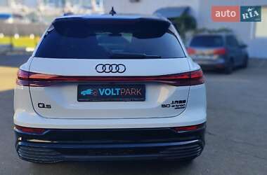Внедорожник / Кроссовер Audi Q5 e-tron 2024 в 
