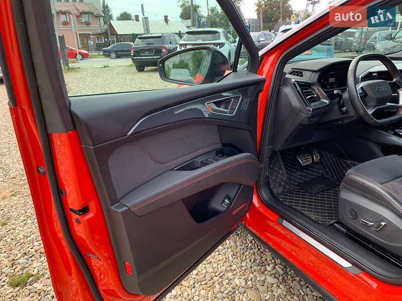 Внедорожник / Кроссовер Audi Q5 e-tron 2022 в Стрые