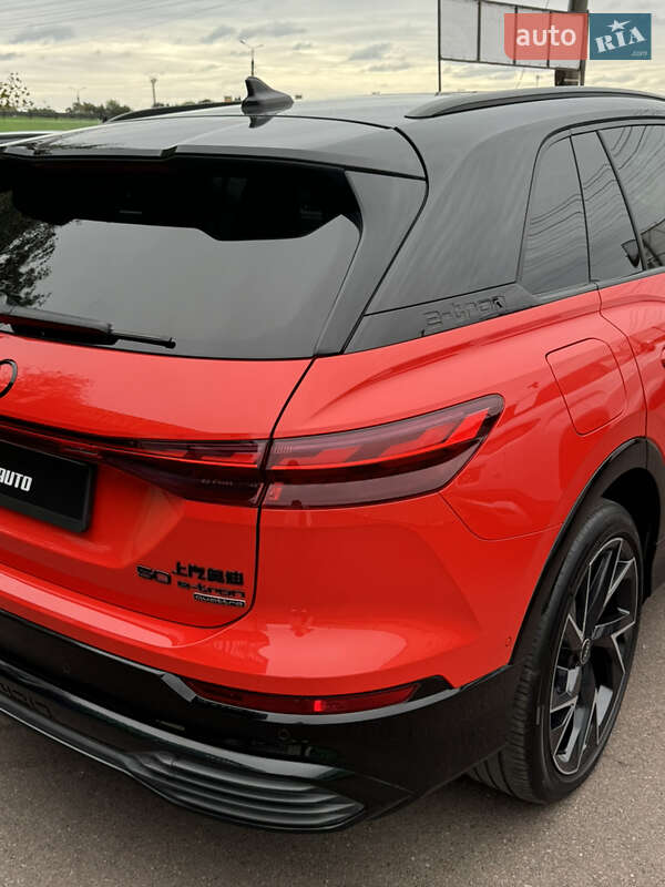 Позашляховик / Кросовер Audi Q5 e-tron 2022 в Києві