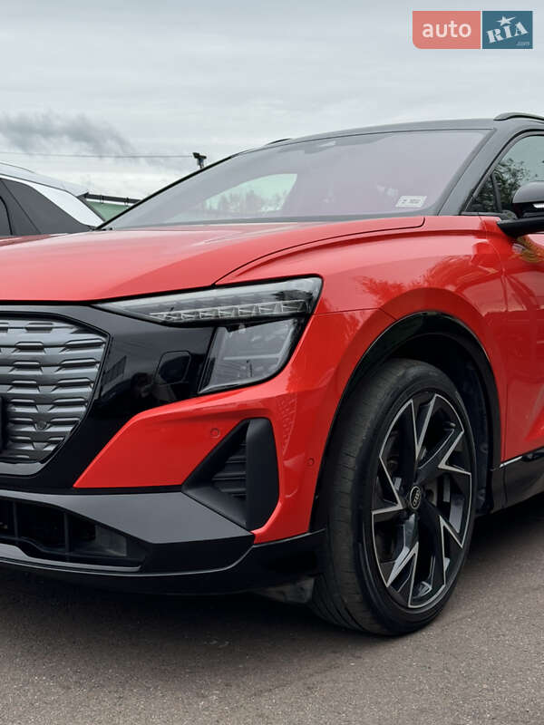 Позашляховик / Кросовер Audi Q5 e-tron 2022 в Києві