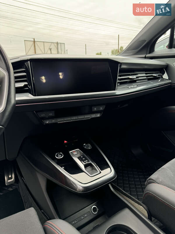Позашляховик / Кросовер Audi Q5 e-tron 2022 в Києві