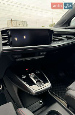Внедорожник / Кроссовер Audi Q5 e-tron 2022 в 