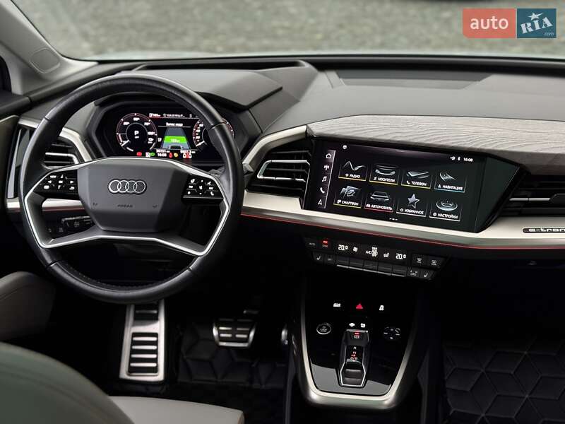 Позашляховик / Кросовер Audi Q5 e-tron 2022 в Києві