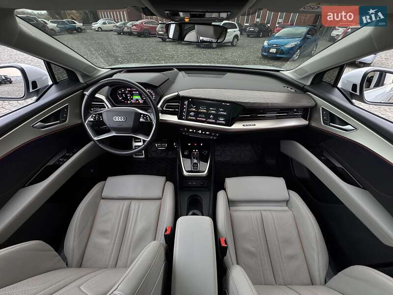 Позашляховик / Кросовер Audi Q5 e-tron 2022 в Києві