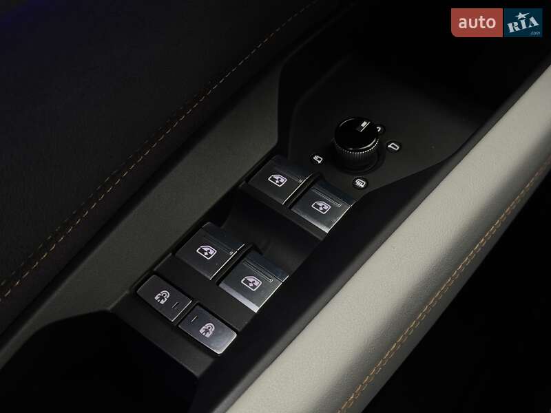 Позашляховик / Кросовер Audi Q5 e-tron 2022 в Києві