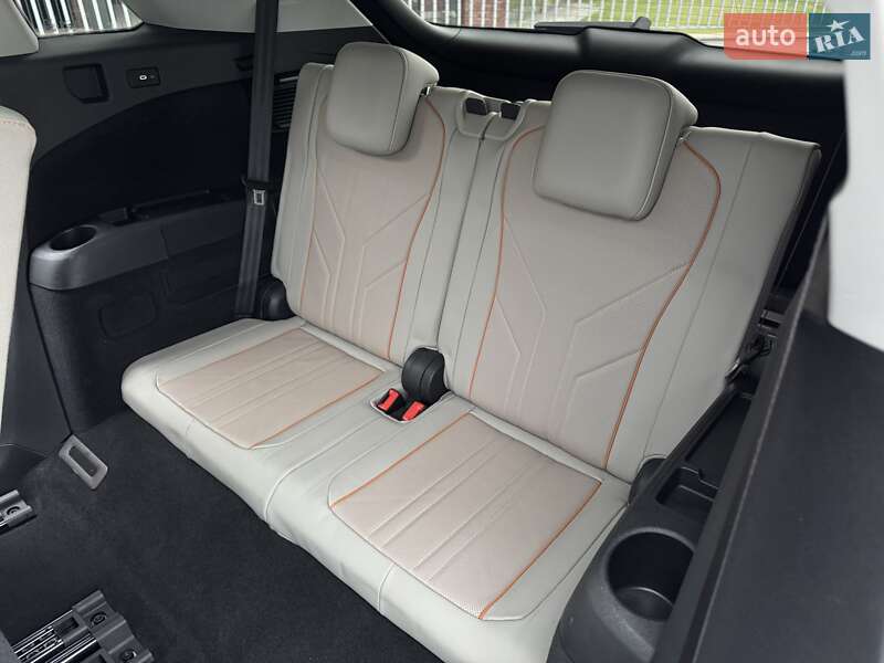 Позашляховик / Кросовер Audi Q5 e-tron 2022 в Києві