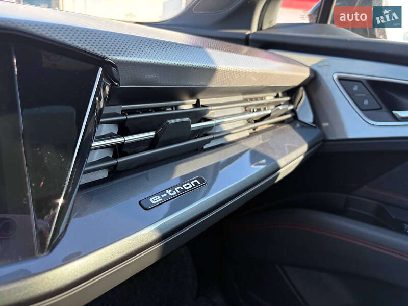 Внедорожник / Кроссовер Audi Q5 e-tron 2022 в Киеве фото 39 Внедорожник / Кроссовер Audi Q5 e-tron 2022 в Киеве