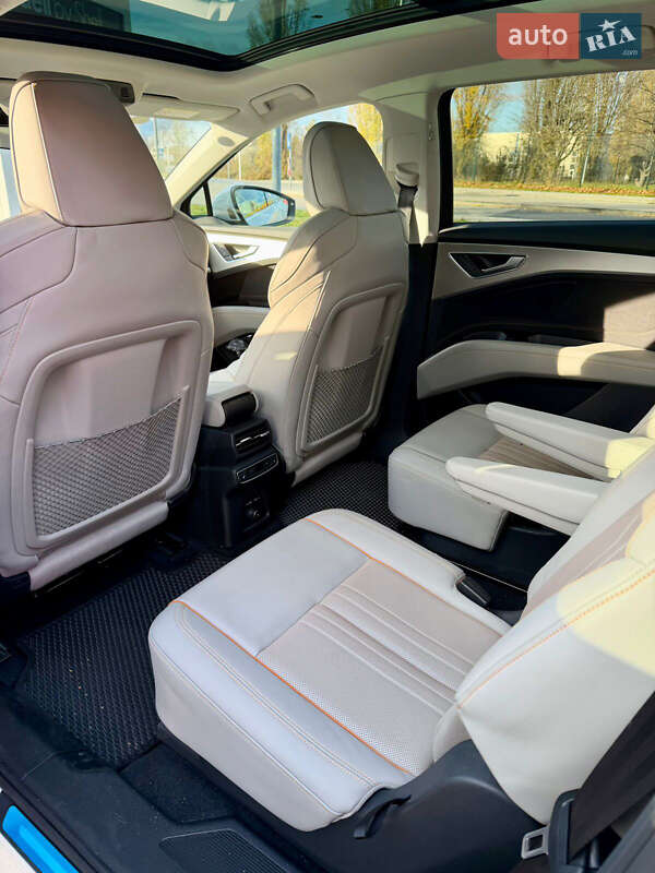 Внедорожник / Кроссовер Audi Q5 e-tron 2022 в Днепре фото 5 Внедорожник / Кроссовер Audi Q5 e-tron 2022 в Днепре
