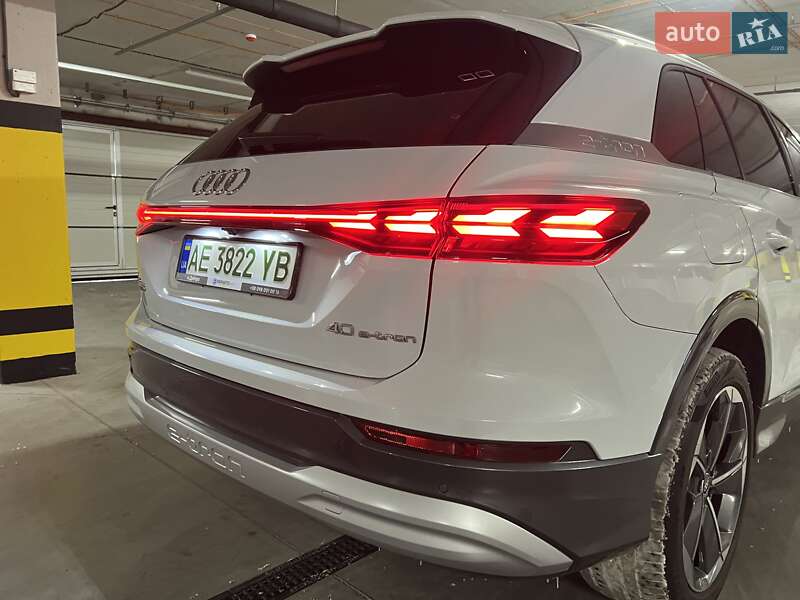 Внедорожник / Кроссовер Audi Q5 e-tron 2022 в Днепре