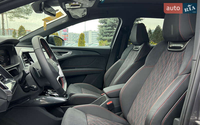 Внедорожник / Кроссовер Audi Q5 e-tron 2022 в Львове