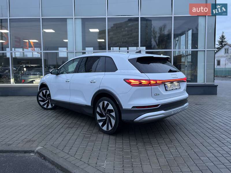 Внедорожник / Кроссовер Audi Q5 e-tron 2022 в Днепре