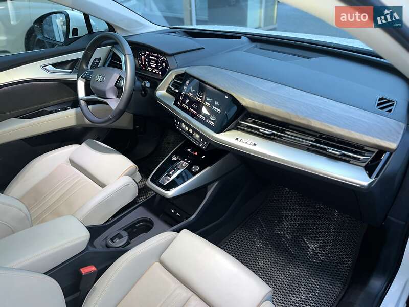 Внедорожник / Кроссовер Audi Q5 e-tron 2022 в Днепре
