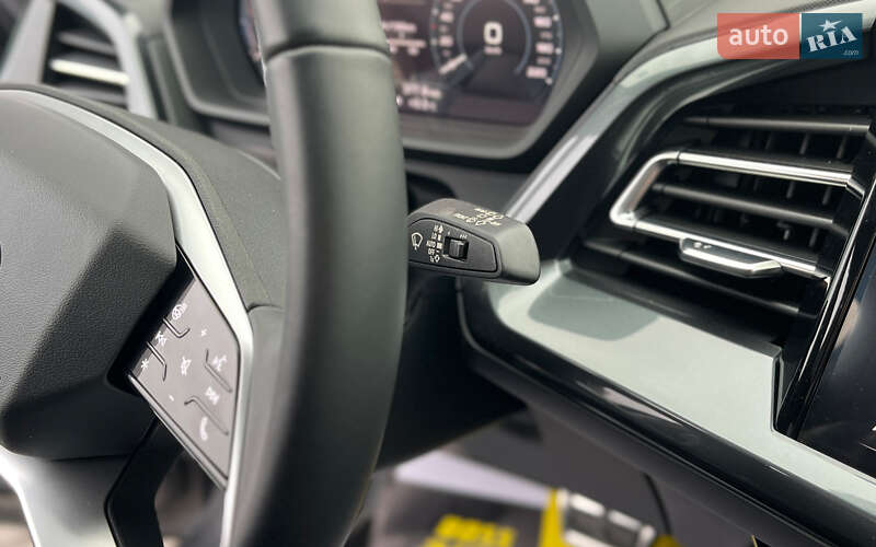 Внедорожник / Кроссовер Audi Q5 e-tron 2022 в Мукачево