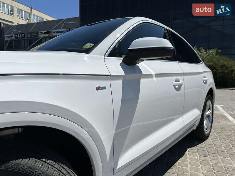 Внедорожник / Кроссовер Audi Q5 Sportback 2022 в Львове