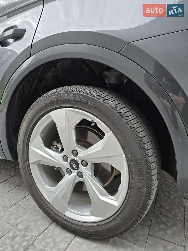 Внедорожник / Кроссовер Audi Q5 Sportback 2022 в Львове