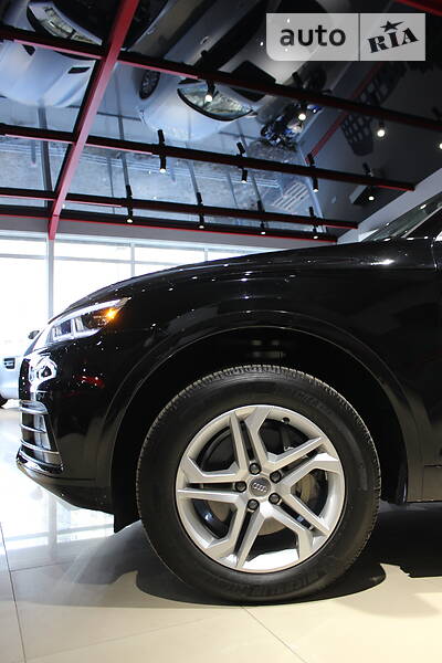 Позашляховик / Кросовер Audi Q5 2018 в Одесі