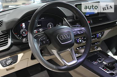 Позашляховик / Кросовер Audi Q5 2018 в 