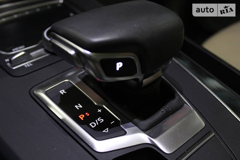 Позашляховик / Кросовер Audi Q5 2018 в Одесі