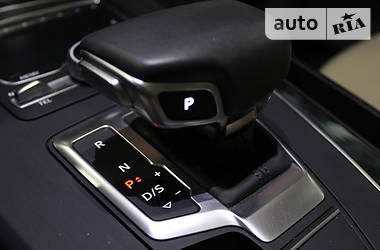 Позашляховик / Кросовер Audi Q5 2018 в 