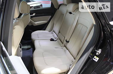 Позашляховик / Кросовер Audi Q5 2018 в 