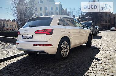 Позашляховик / Кросовер Audi Q5 2018 в Чернівцях