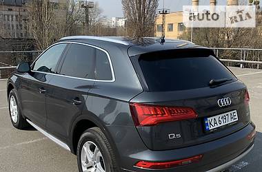 Позашляховик / Кросовер Audi Q5 2017 в 