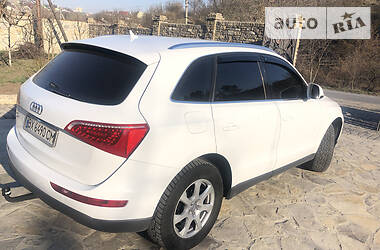 Позашляховик / Кросовер Audi Q5 2011 в 