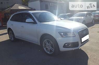 Позашляховик / Кросовер Audi Q5 2015 в 
