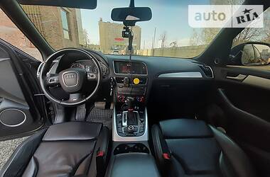 Позашляховик / Кросовер Audi Q5 2010 в 