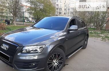 Позашляховик / Кросовер Audi Q5 2010 в 