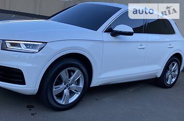 Позашляховик / Кросовер Audi Q5 2019 в 