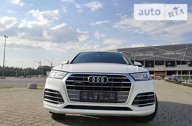 Позашляховик / Кросовер Audi Q5 2018 в Львові