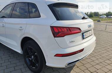 Позашляховик / Кросовер Audi Q5 2018 в Львові