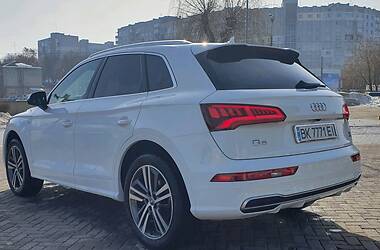 Внедорожник / Кроссовер Audi Q5 2017 в Костополе