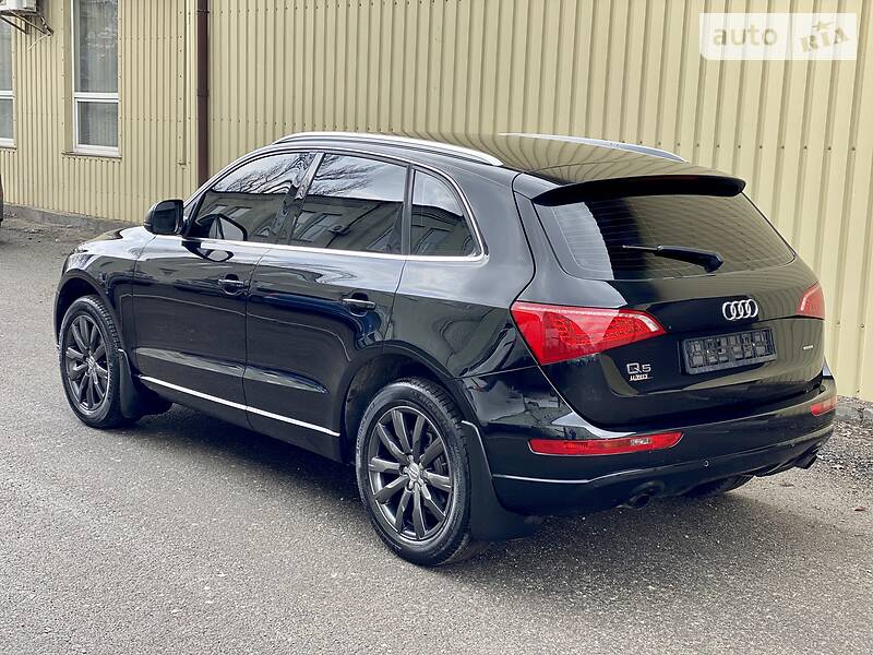 Позашляховик / Кросовер Audi Q5 2010 в Києві