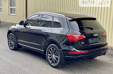 Позашляховик / Кросовер Audi Q5 2010 в 