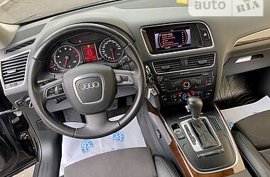Позашляховик / Кросовер Audi Q5 2010 в 