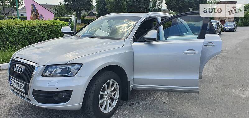 Внедорожник / Кроссовер Audi Q5 2010 в Полонном