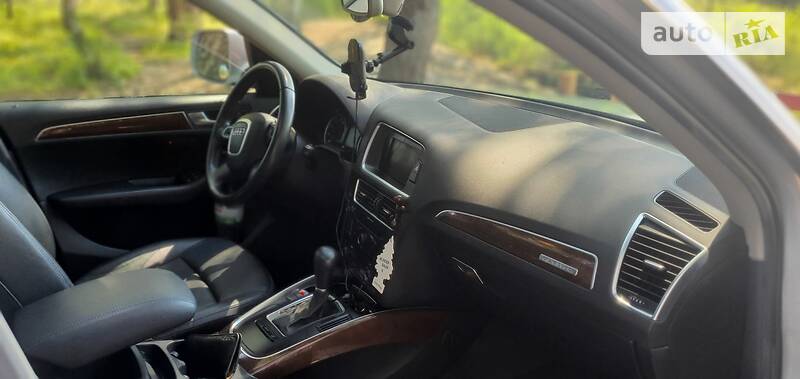 Внедорожник / Кроссовер Audi Q5 2010 в Полонном