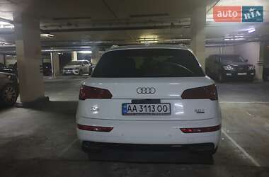 Внедорожник / Кроссовер Audi Q5 2017 в 