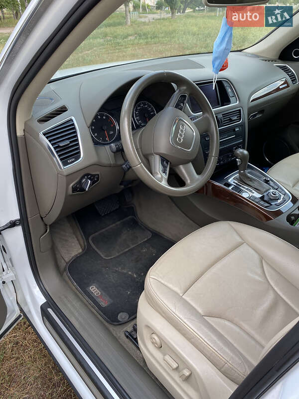 Позашляховик / Кросовер Audi Q5 2011 в Куп'янську