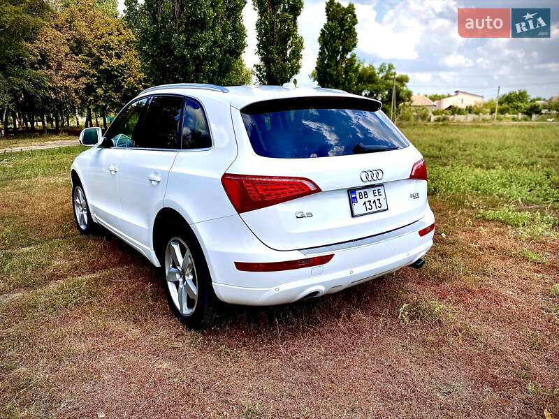 Позашляховик / Кросовер Audi Q5 2011 в Куп'янську
