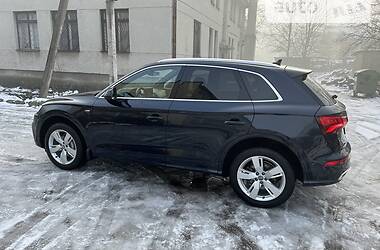 Внедорожник / Кроссовер Audi Q5 2017 в Золочеве