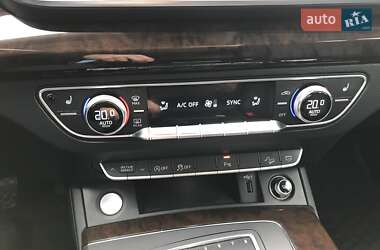 Внедорожник / Кроссовер Audi Q5 2018 в 