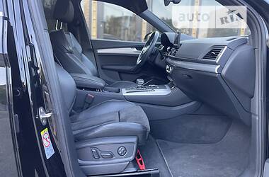 Позашляховик / Кросовер Audi Q5 2018 в 